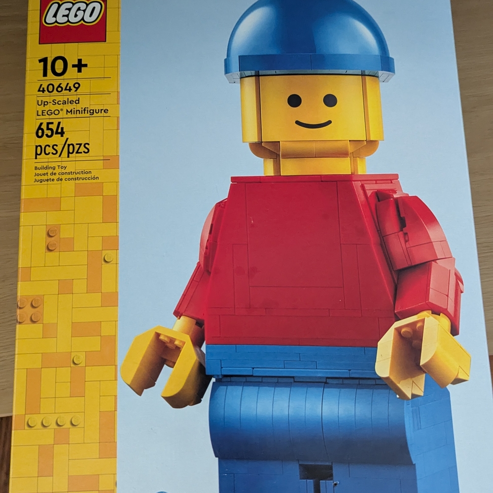 Lego Red and Blue Building Set Iconic Minifigure